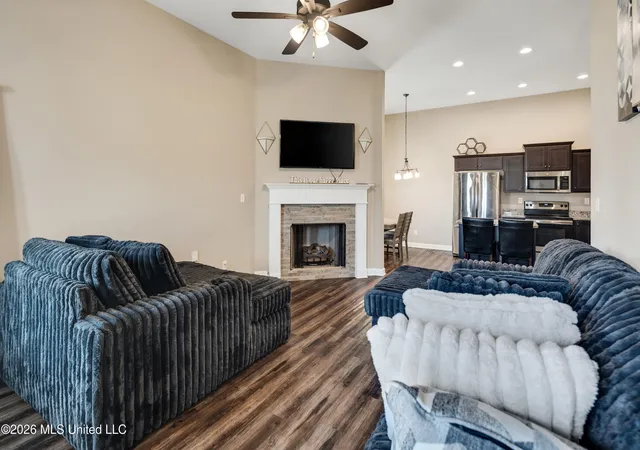 Photo 2 of Single family home for sale at 2521 Darlene St, Southaven, MS 38672 | MLS# 4162126 | Listing updated on 2026-09-11