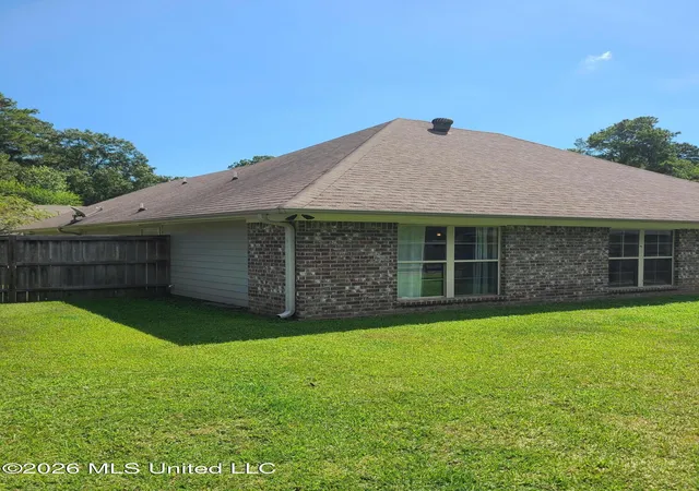 Photo 3 of Single family home for sale at 3 Lenox Ct, Jackson, MS 39211 | MLS# 4162341 | Listing updated on 2026-10-13
