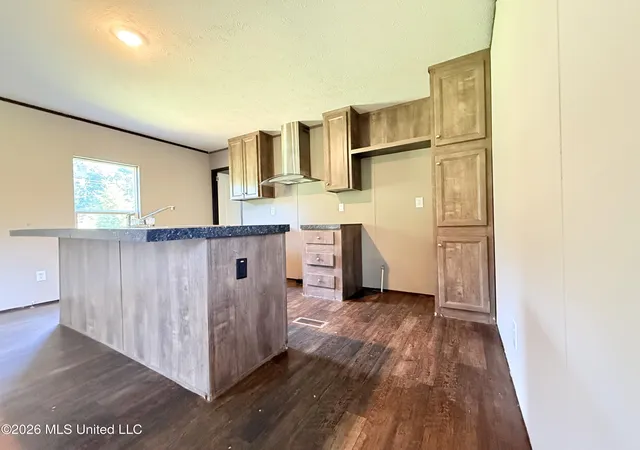 Photo 3 of Manufactured home for sale at 1062 Robinson Rd, Mc Comb, MS 39648 | MLS# 4162193 | Listing updated on 2026-09-11