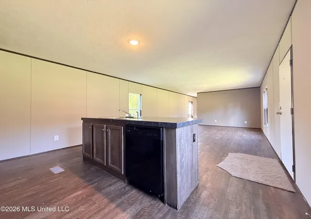 Photo 4 of Manufactured home for sale at 1062 Robinson Rd, Mc Comb, MS 39648 | MLS# 4162193 | Listing updated on 2026-09-11