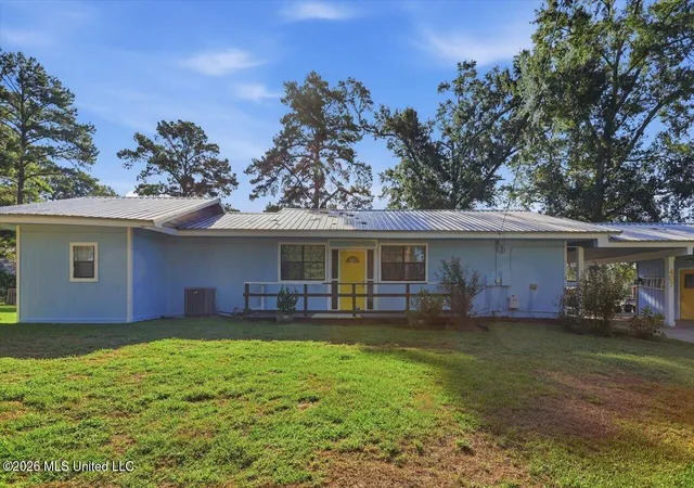 Photo 3 of Single family home for sale at 407 W Dewey Camp Dr, Florence, MS 39073 | MLS# 4162150 | Listing updated on 2026-09-11