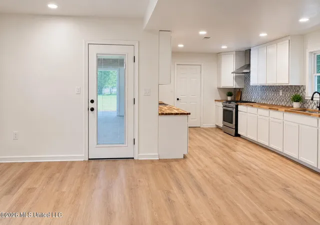 Photo 3 of Single family home for sale at 1018 Glenmore Dr, Columbia, MS 39429 | MLS# 4162348 | Listing updated on 2026-10-15