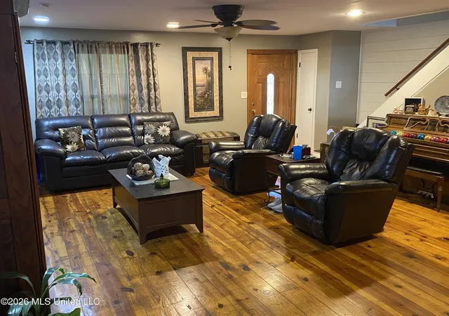Photo 2 of Single family home for sale at 1100 Rolling Wood Dr, Summit, MS 39666 | MLS# 4162167 | Listing updated on 2026-09-11