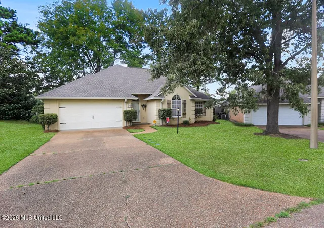 Photo 1 of Sale Pending at 14 Parkview Rd, Clinton, MS 39056 | MLS# 4162686 | Listing updated on 2026-10-15