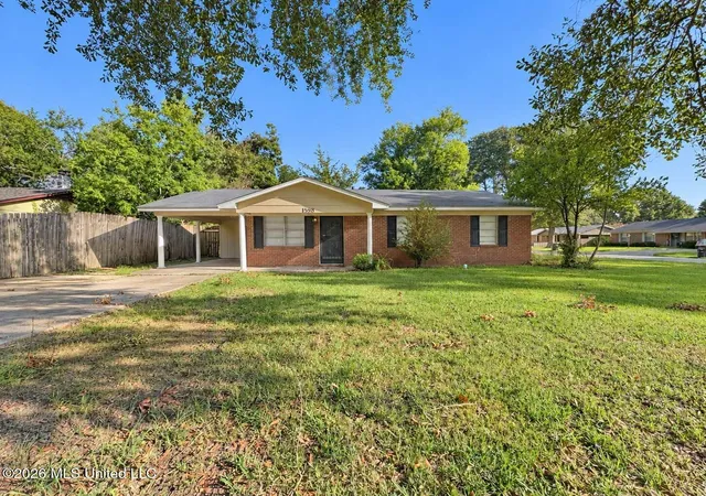 Photo 1 of Single family home for sale at 1598 Lisa Dr, Greenville, MS 38703 | MLS# 4162498 | Listing updated on 2026-10-08