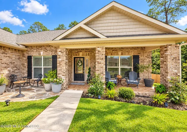 Photo 2 of Single family home for sale at 1004 Cardinal Cvs, Ocean Springs, MS 39564 | MLS# 4162356 | Listing updated on 2026-09-29