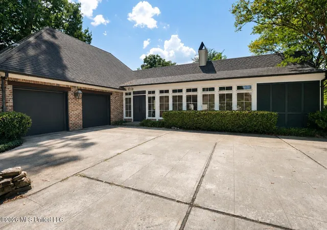 Photo 2 of Single family home for sale at 17 Pear Orchard Park, Jackson, MS 39211 | MLS# 4162220 | Listing updated on 2026-09-14