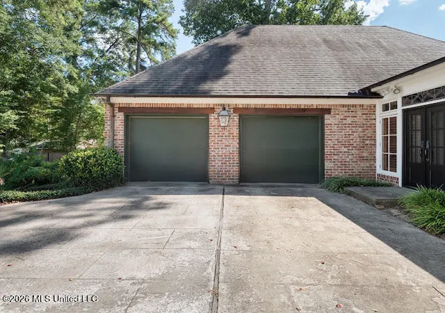 Photo 3 of Single family home for sale at 17 Pear Orchard Park, Jackson, MS 39211 | MLS# 4162220 | Listing updated on 2026-09-14