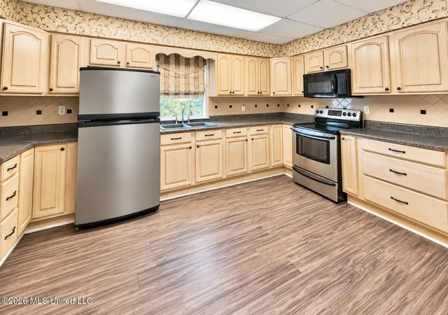 Photo 4 of Sale Pending at 1603 Roosevelt St, Pascagoula, MS 39567 | MLS# 4162185 | Listing updated on 2026-09-16