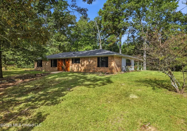 Photo 3 of Sale Pending at 317 Martin Rd, Carthage, MS 39051 | MLS# 4162442 | Listing updated on 2026-09-23