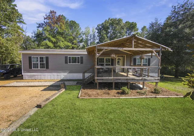Photo 3 of Sale Pending at 1820 Nw Arthur Dr, Brookhaven, MS 39601 | MLS# 4162487 | Listing updated on 2026-10-15