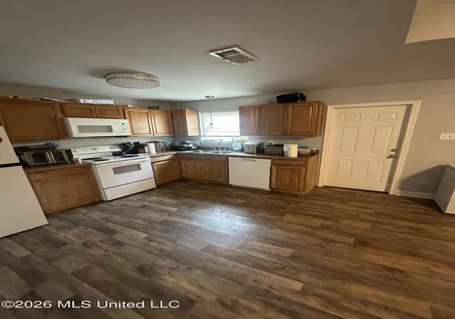 Photo 4 of House for sale at 6235 W Forrest St, Bay Saint Louis, MS 39520 | MLS# 4162249 | Listing updated on 2026-09-11