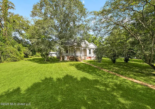 Photo 2 of Single family home for sale at 525 W Railroad Ave, Magnolia, MS 39652 | MLS# 4162224 | Listing updated on 2026-09-11