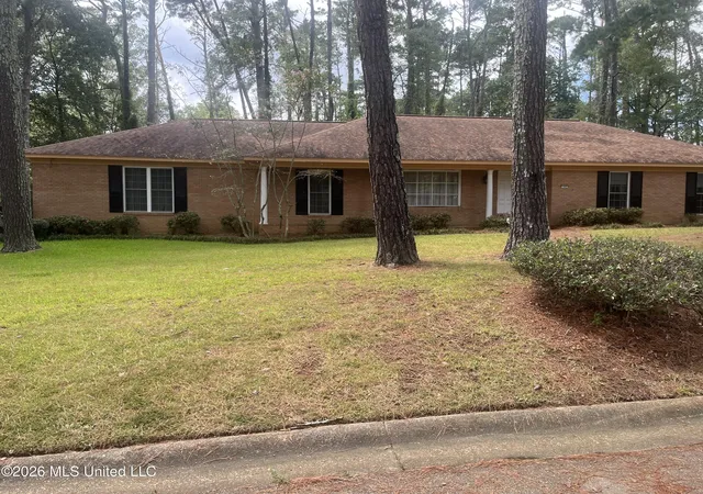 Photo 1 of Single family home for sale at 165 Bristol Blvd, Jackson, MS 39204 | MLS# 4162495 | Listing updated on 2026-09-19