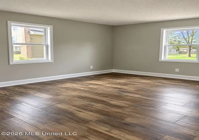Photo 3 of Single family home for sale at 333 Spruce St, Clarksdale, MS 38614 | MLS# 4162255 | Listing updated on 2026-09-12