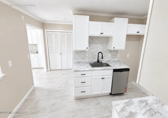 Photo 3 of Single family home for sale at 1967 Teakwood Dr, Jackson, MS 39212 | MLS# 4162265 | Listing updated on 2026-10-12