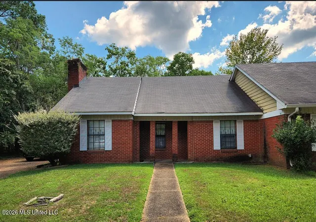Photo 1 of Single family home for sale at 9a River Oaks Pl, Jackson, MS 39211 | MLS# 4162309 | Listing updated on 2026-10-02