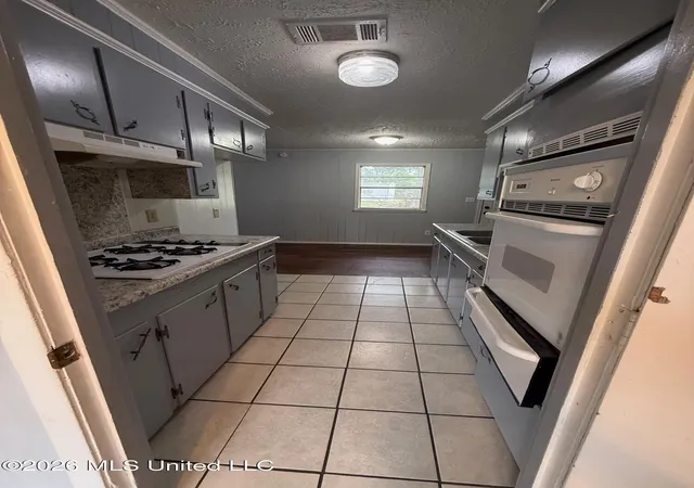 Photo 3 of Single family home for sale at 6735 Harry S Truman Dr, Jackson, MS 39213 | MLS# 4162261 | Listing updated on 2026-09-12