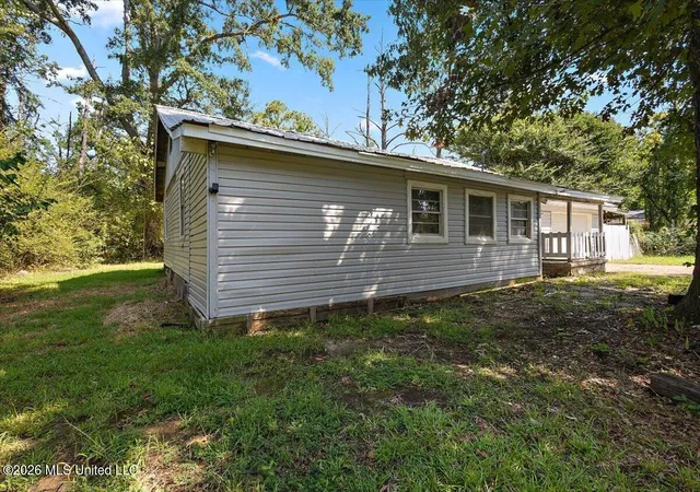 Photo 2 of Single family home for sale at 1446 Lakeview Ave, Jackson, MS 39212 | MLS# 4162490 | Listing updated on 2026-10-09