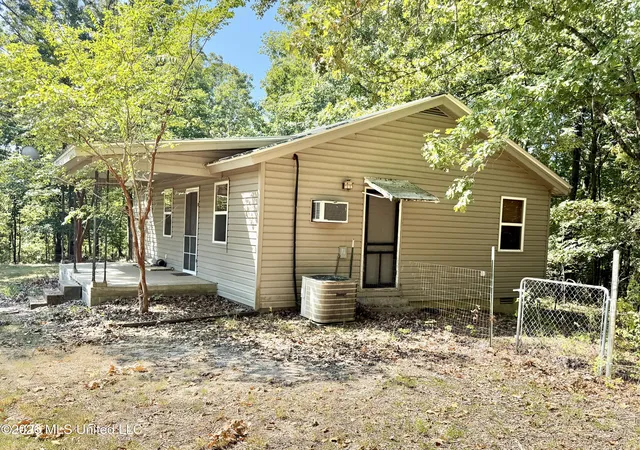 Photo 3 of Single family home for sale at 8 County Rd 531, Como, MS 38619 | MLS# 4162290 | Listing updated on 2026-09-12