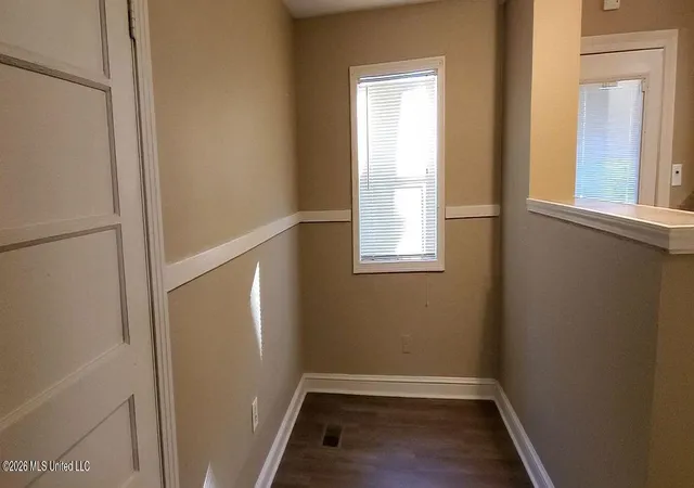 Photo 4 of Single family home for sale at 4221 Richmond Cir, Jackson, MS 39209 | MLS# 4162324 | Listing updated on 2026-10-12