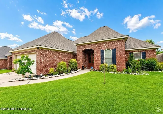 Photo 1 of Sale Pending at 405 Copper Ridge Dr, Florence, MS 39073 | MLS# 4162310 | Listing updated on 2026-10-16