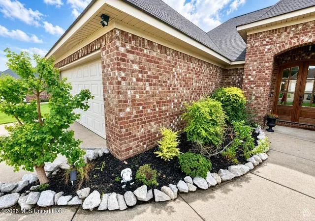 Photo 3 of Sale Pending at 405 Copper Ridge Dr, Florence, MS 39073 | MLS# 4162310 | Listing updated on 2026-10-16