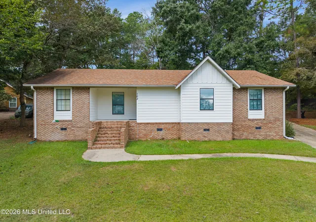 Single family home for sale at 103 Brentwood Pl, Hattiesburg, MS 39402 | MLS# 4162378
