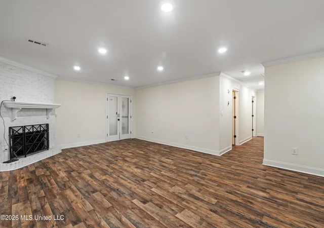 Photo 3 of Single family home for sale at 103 Brentwood Pl, Hattiesburg, MS 39402 | MLS# 4162378 | Listing updated on 2026-10-19