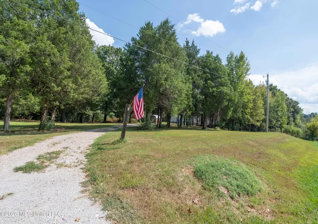 Photo 2 of Manufactured home for sale at 2 Valley View Rd, Byhalia, MS 38611 | MLS# 4162316 | Listing updated on 2026-10-19