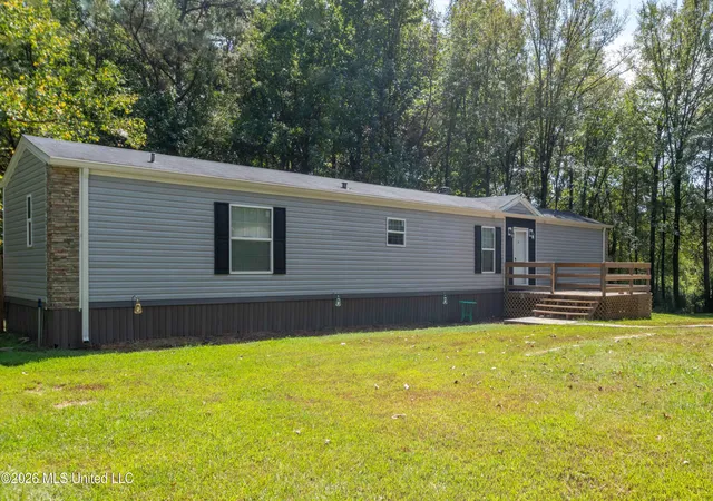 Photo 3 of Manufactured home for sale at 2 Valley View Rd, Byhalia, MS 38611 | MLS# 4162316 | Listing updated on 2026-10-23