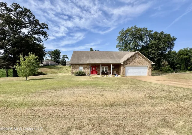 Photo 1 of Sale Pending at 119 American River Dr, Lake Cormorant, MS 38641 | MLS# 4162331 | Listing updated on 2026-10-07