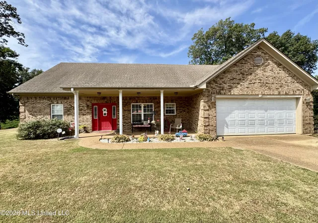 Photo 2 of Sale Pending at 119 American River Dr, Lake Cormorant, MS 38641 | MLS# 4162331 | Listing updated on 2026-10-07