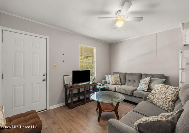 Photo 3 of Sale Pending at 806 Maxwell Dr, Hattiesburg, MS 39401 | MLS# 4162347 | Listing updated on 2026-10-12