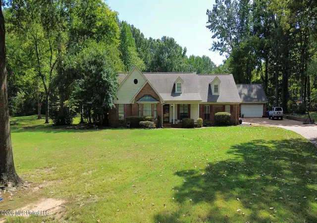 Photo 1 of Sale Pending at 2075 Macintosh Dr, Horn Lake, MS 38637 | MLS# 4163263 | Listing updated on 2026-10-07