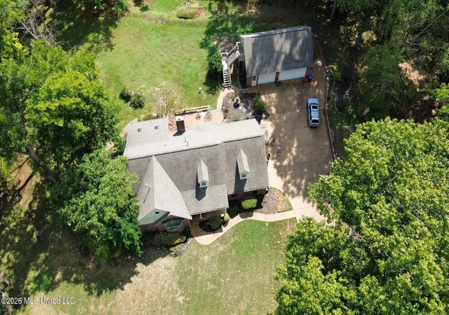 Photo 2 of Sale Pending at 2075 Macintosh Dr, Horn Lake, MS 38637 | MLS# 4163263 | Listing updated on 2026-10-07