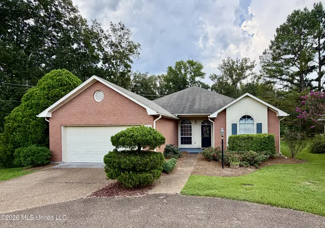 Photo 3 of Sale Pending at 211 S Twin Lakes, Clinton, MS 39056 | MLS# 4162516 | Listing updated on 2026-10-18