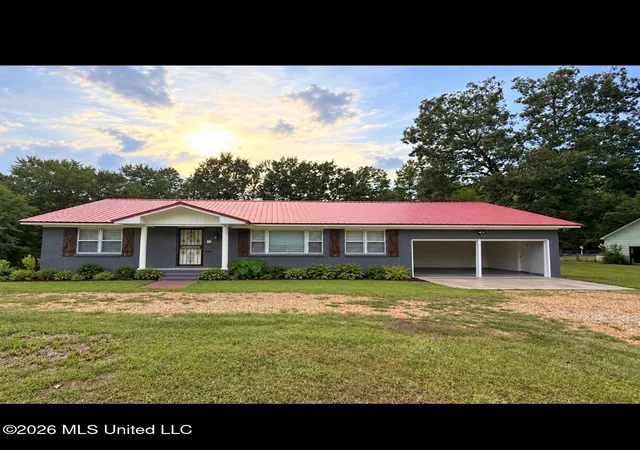 Single family home for sale at 151 Lee St, Calhoun City, MS 38916 | MLS# 4162402
