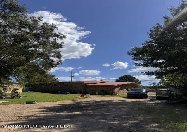 Photo 3 of Single family home for sale at 8268 Woolmarket Rd, Biloxi, MS 39532 | MLS# 4162992 | Listing updated on 2026-10-02