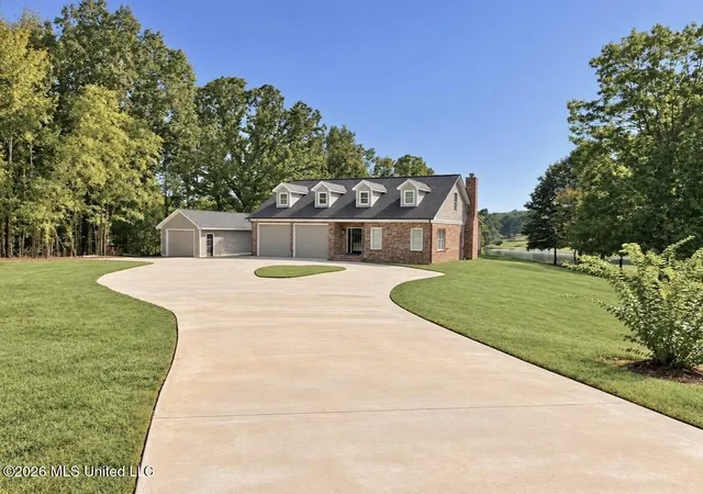 Photo 2 of Single family home for sale at 365 Beechwood Dr, Como, MS 38619 | MLS# 4165377 | Listing updated on 2026-10-13