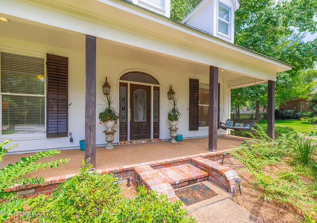 Photo 3 of Single family home for sale at 102 Westfield Rd, Ridgeland, MS 39157 | MLS# 4162450 | Listing updated on 2026-10-13