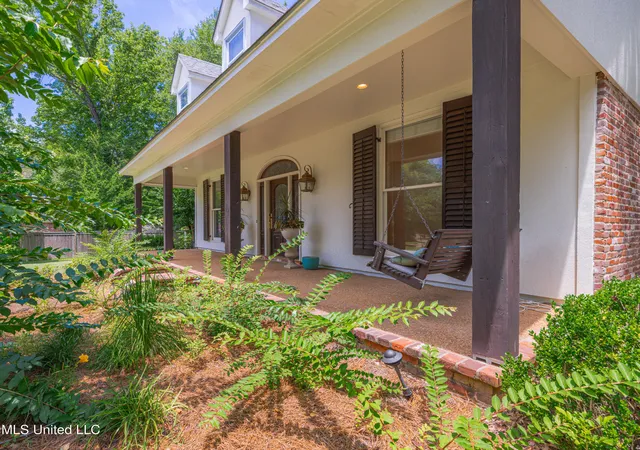 Photo 3 of Single family home for sale at 102 Westfield Rd, Ridgeland, MS 39157 | MLS# 4162450 | Listing updated on 2026-10-13