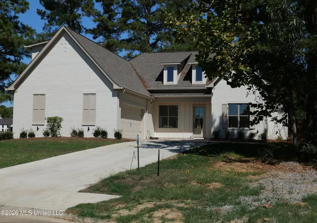 Photo 1 of Sale Pending at 102 Harbor View Dr, Madison, MS 39110 | MLS# 4162489 | Listing updated on 2026-10-23