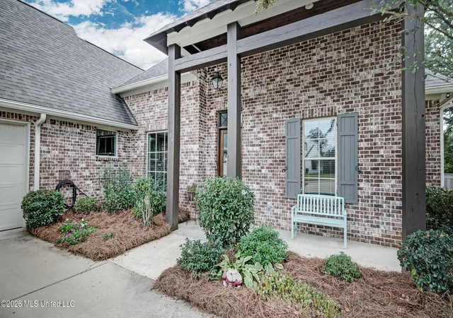 Photo 3 of Sale Pending at 114 1st Colony Blvd, Madison, MS 39110 | MLS# 4162472 | Listing updated on 2026-09-27
