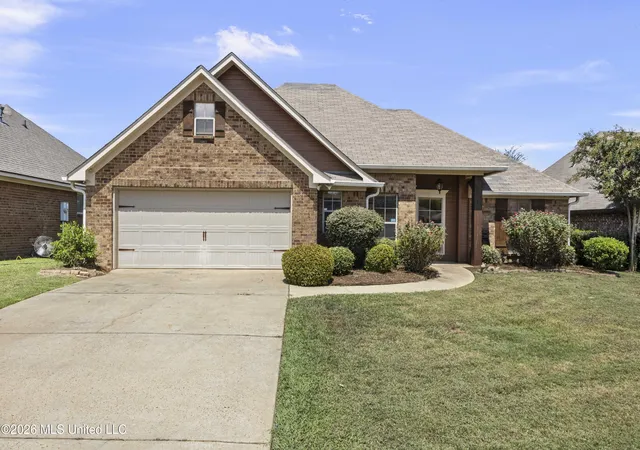 Photo 1 of Sale Pending at 376 Austin Cir, Brandon, MS 39047 | MLS# 4162497 | Listing updated on 2026-10-11