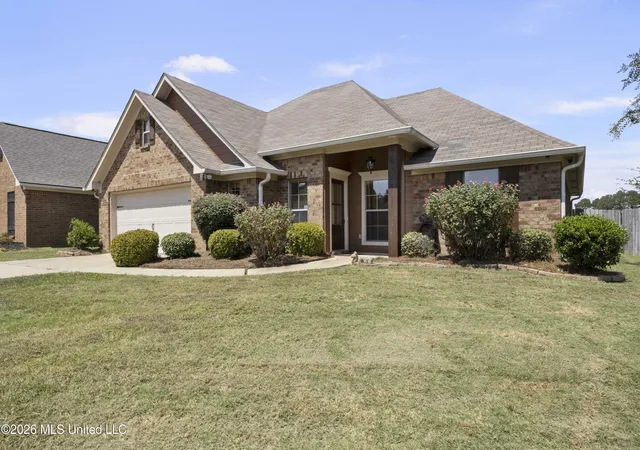 Photo 3 of Sale Pending at 376 Austin Cir, Brandon, MS 39047 | MLS# 4162497 | Listing updated on 2026-10-11