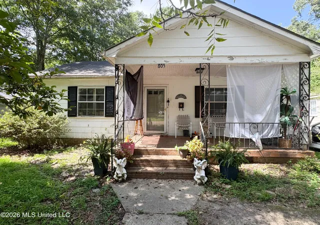 Photo 1 of Single family home for sale at 803 Robertson St, Brookhaven, MS 39601 | MLS# 4162612 | Listing updated on 2026-09-16