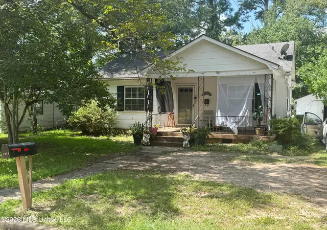 Photo 2 of Single family home for sale at 803 Robertson St, Brookhaven, MS 39601 | MLS# 4162612 | Listing updated on 2026-09-16