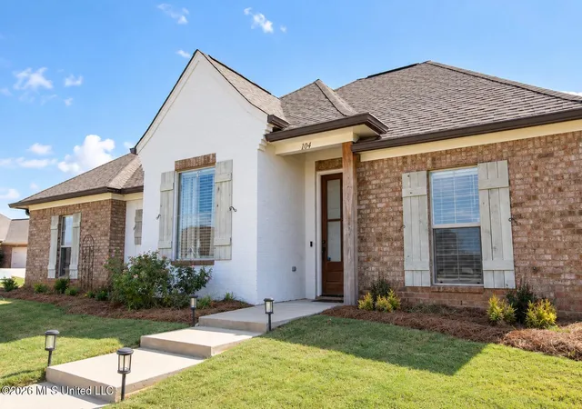 Photo 2 of Sale Pending at 104 Woodscape Dr, Canton, MS 39046 | MLS# 4162515 | Listing updated on 2026-09-24