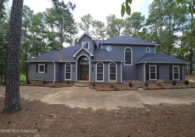 Photo 2 of Sale Pending at 155 Bridlewood Dr, Brandon, MS 39047 | MLS# 4164802 | Listing updated on 2026-10-23